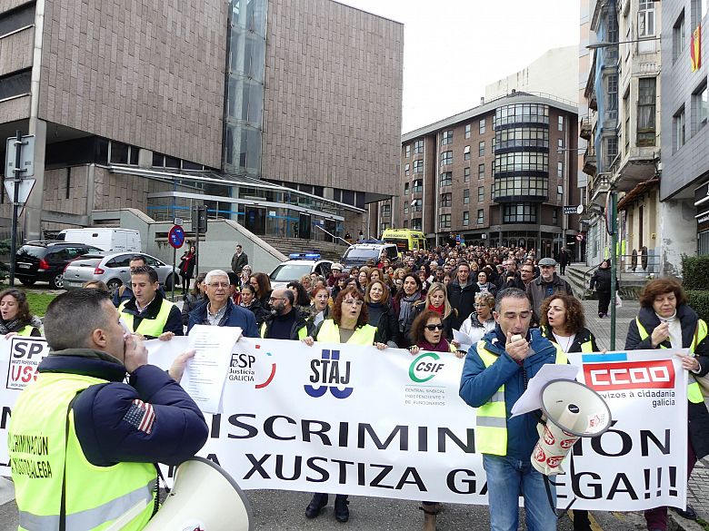 17-12-13-FolgaXustiza-manifestacionACorunha-03.jpg